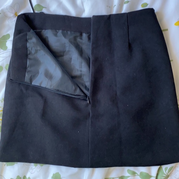 Mini skirt - Picture 2 of 2